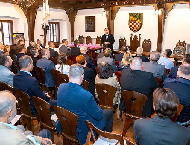 Hrvatski plemićki zbor (HPZ)